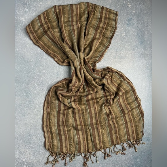 Elegant Scarf Made in India - 100% Viscose - Picture 2 of 4